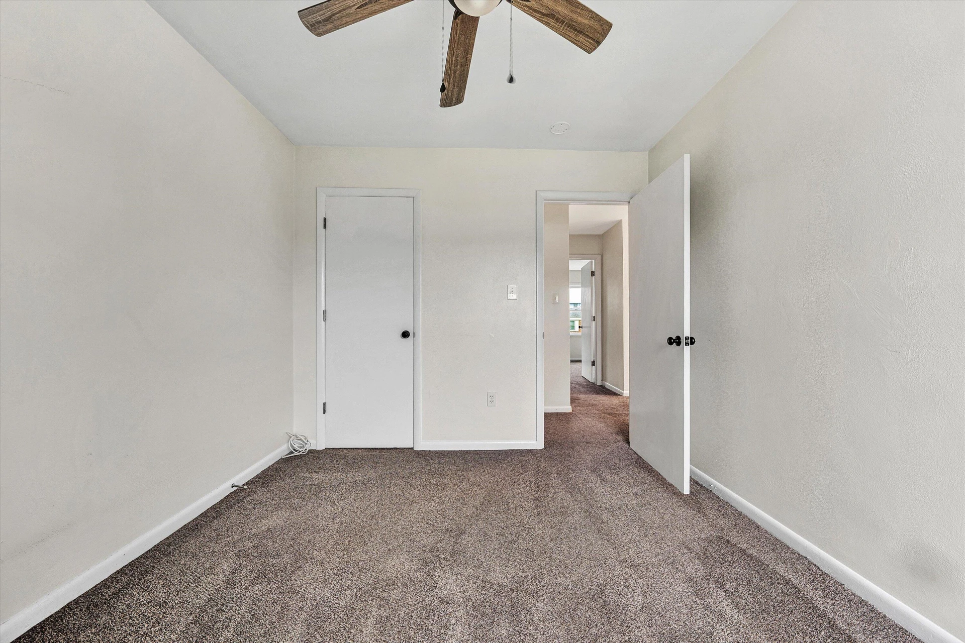 101 Oxford Square - Photo 24