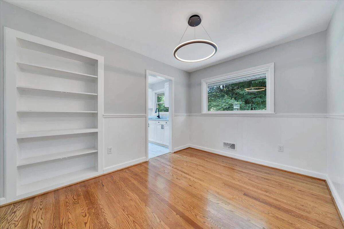 915 Chester AVE - Photo 12