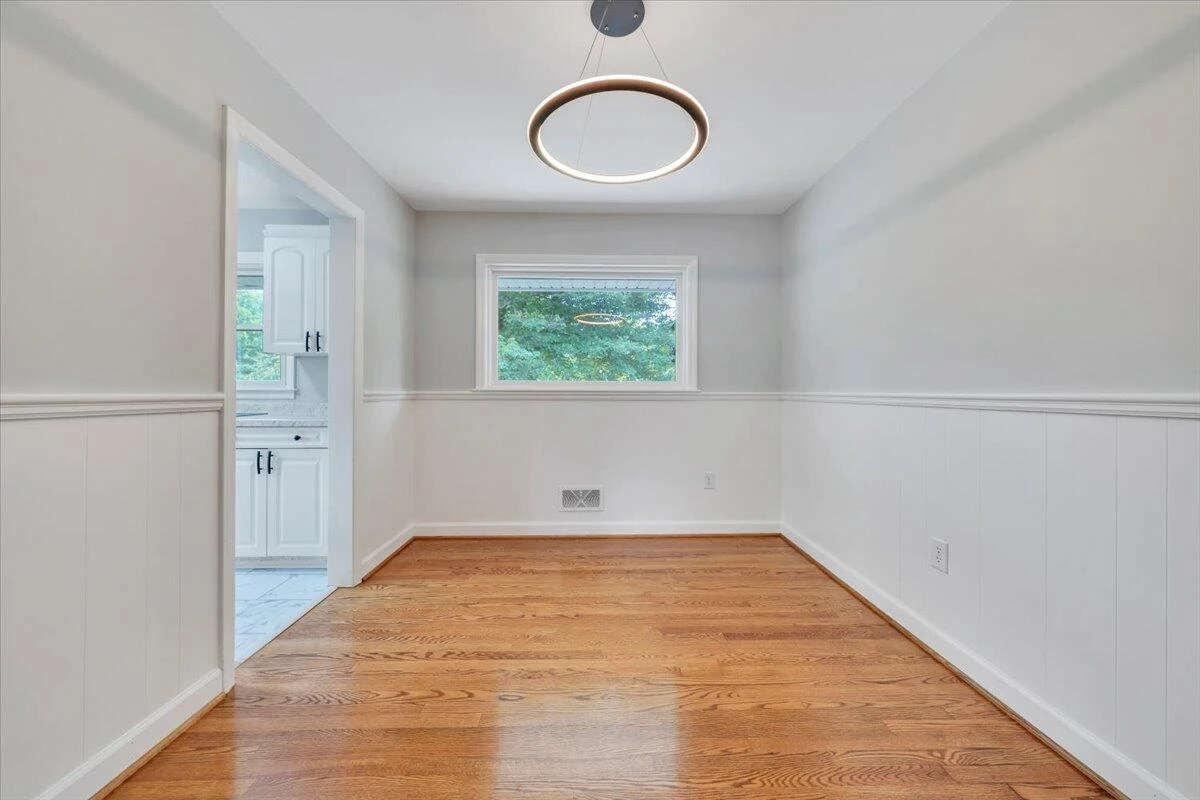 915 Chester AVE - Photo 14