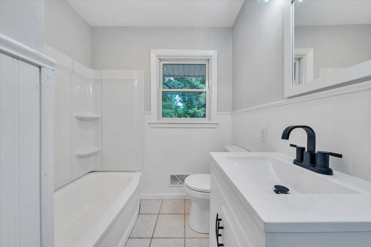 915 Chester AVE - Photo 15