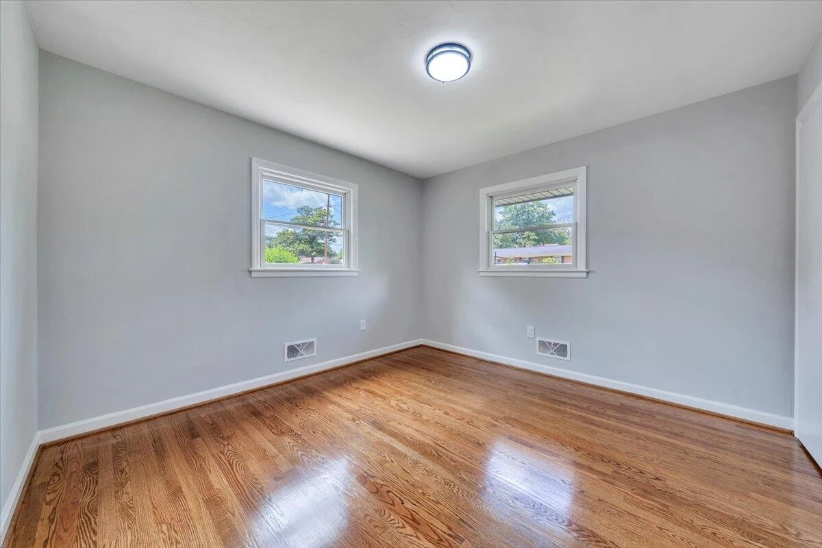 915 Chester AVE - Photo 20