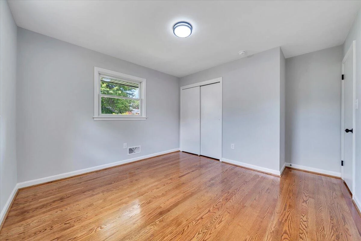 915 Chester AVE - Photo 21