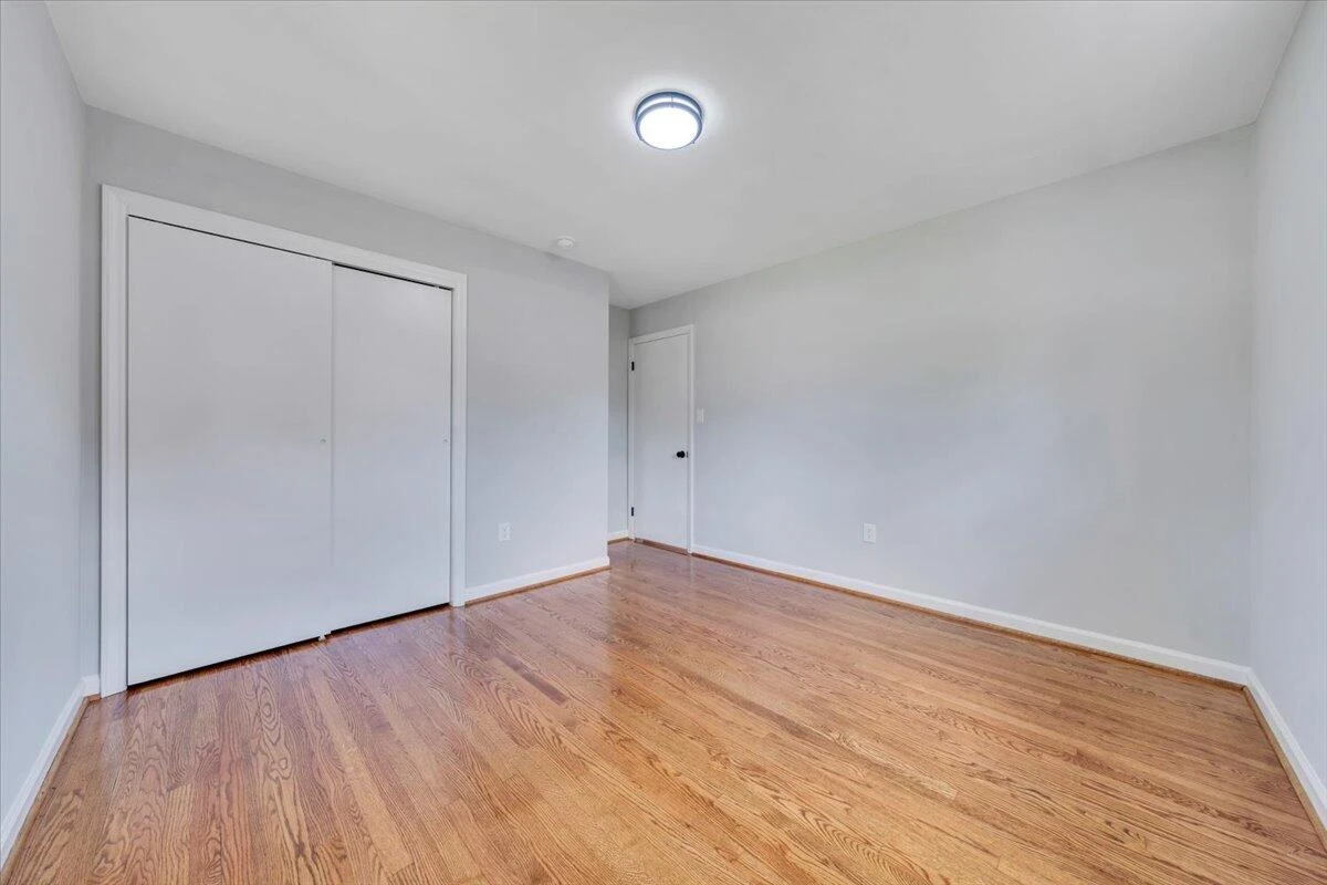 915 Chester AVE - Photo 22