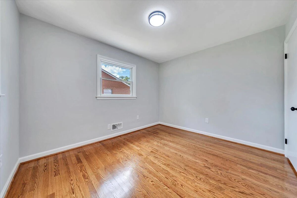 915 Chester AVE - Photo 25