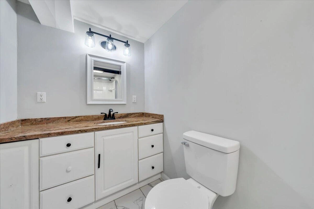 915 Chester AVE - Photo 31