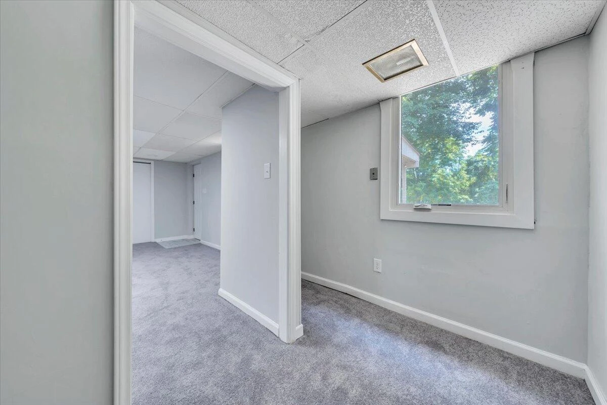 915 Chester AVE - Photo 33