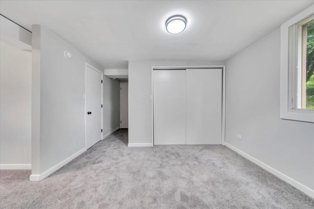 915 Chester AVE - Photo 36