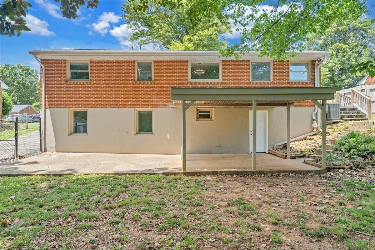 915 Chester AVE - Photo 41