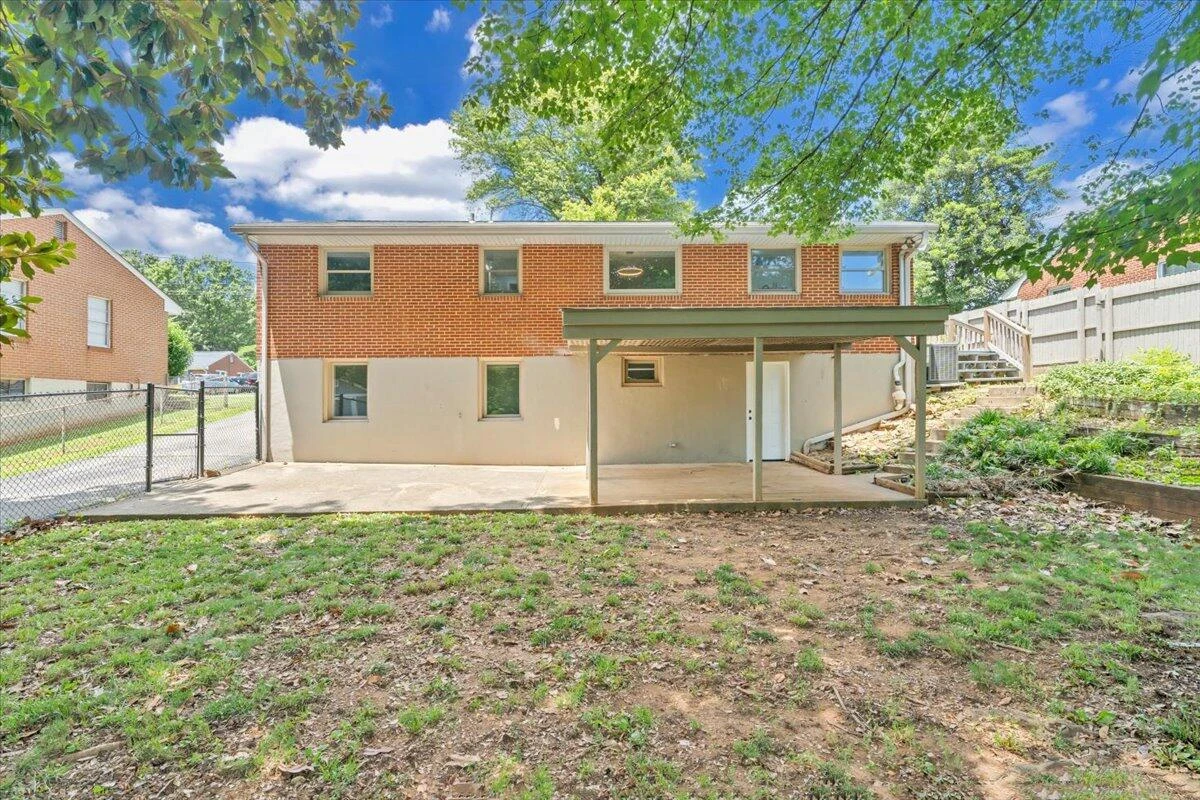 915 Chester AVE - Photo 42