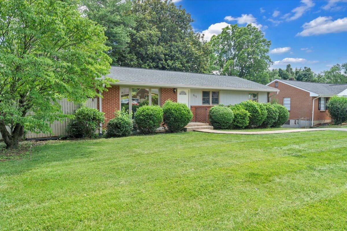 915 Chester AVE - Photo 46