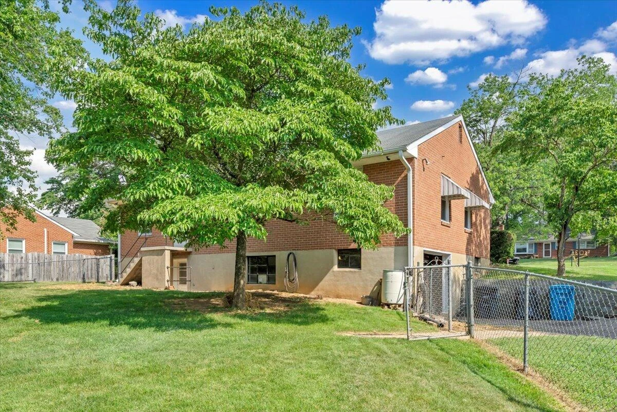 4035 Belford ST - Photo 36
