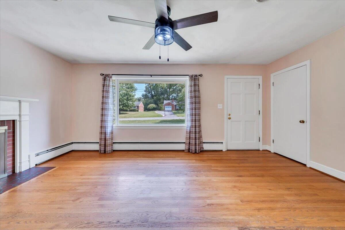 4035 Belford ST - Photo 7