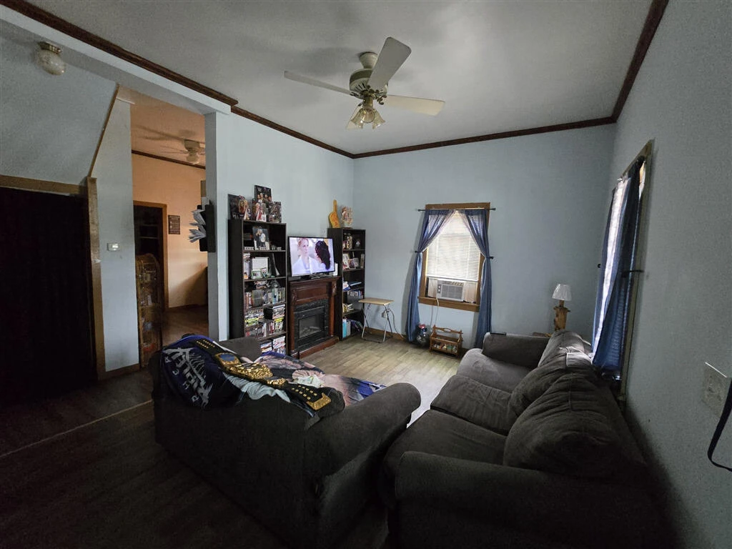 1213 Tazewell AVE - Photo 2