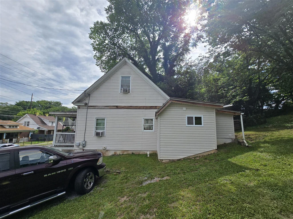 1213 Tazewell AVE - Photo 26