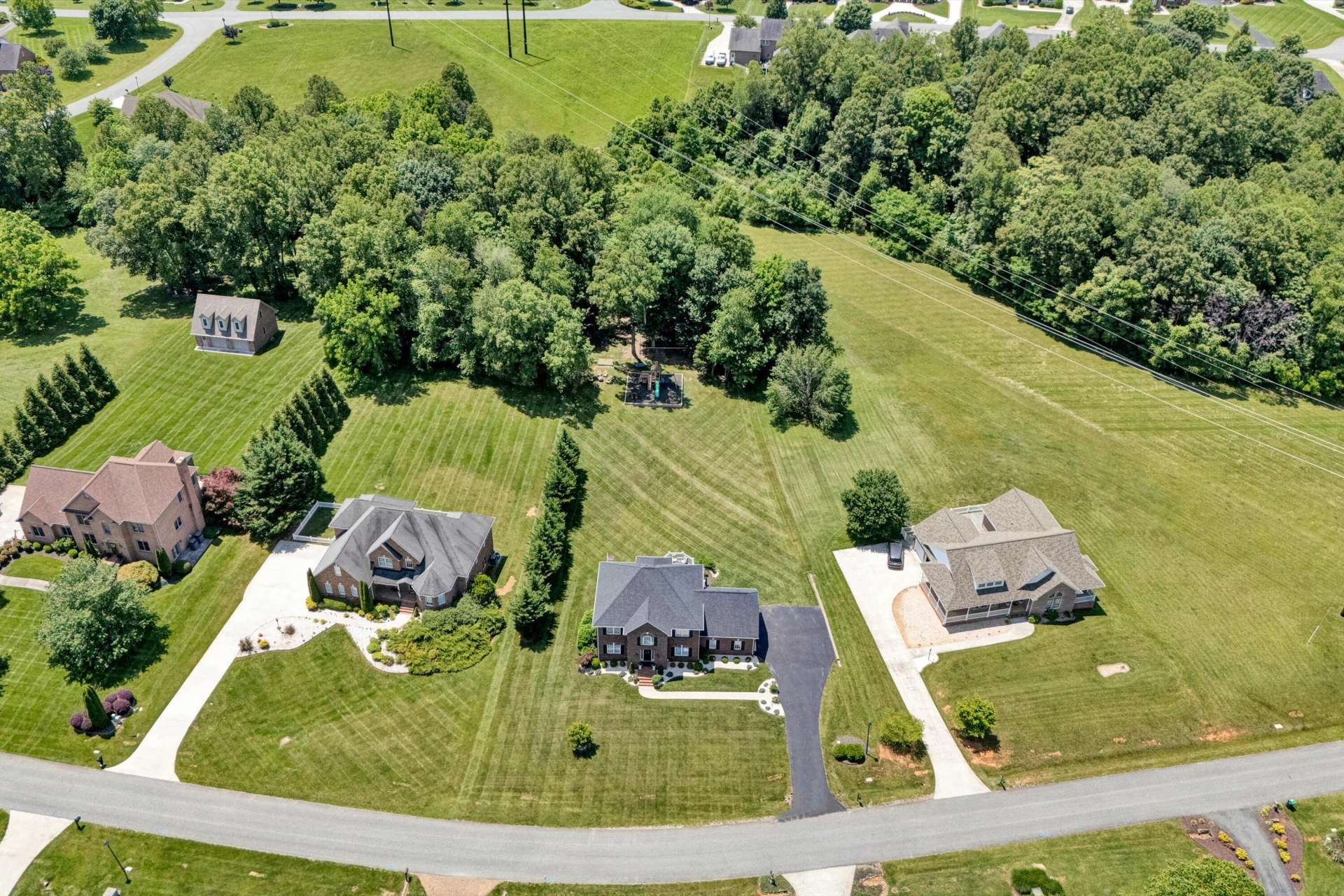 1258 Colby DR - Photo 3