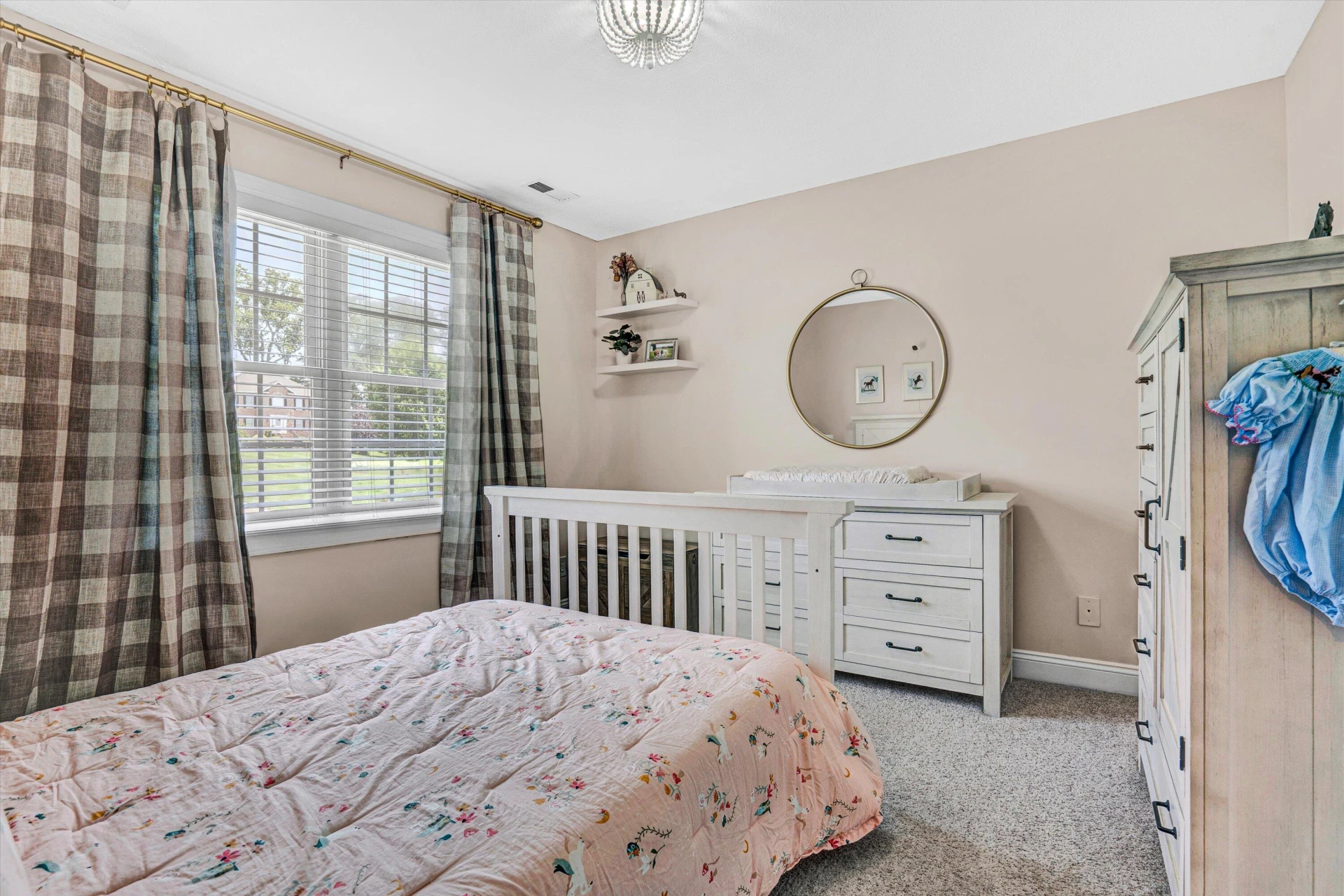 1258 Colby DR - Photo 32