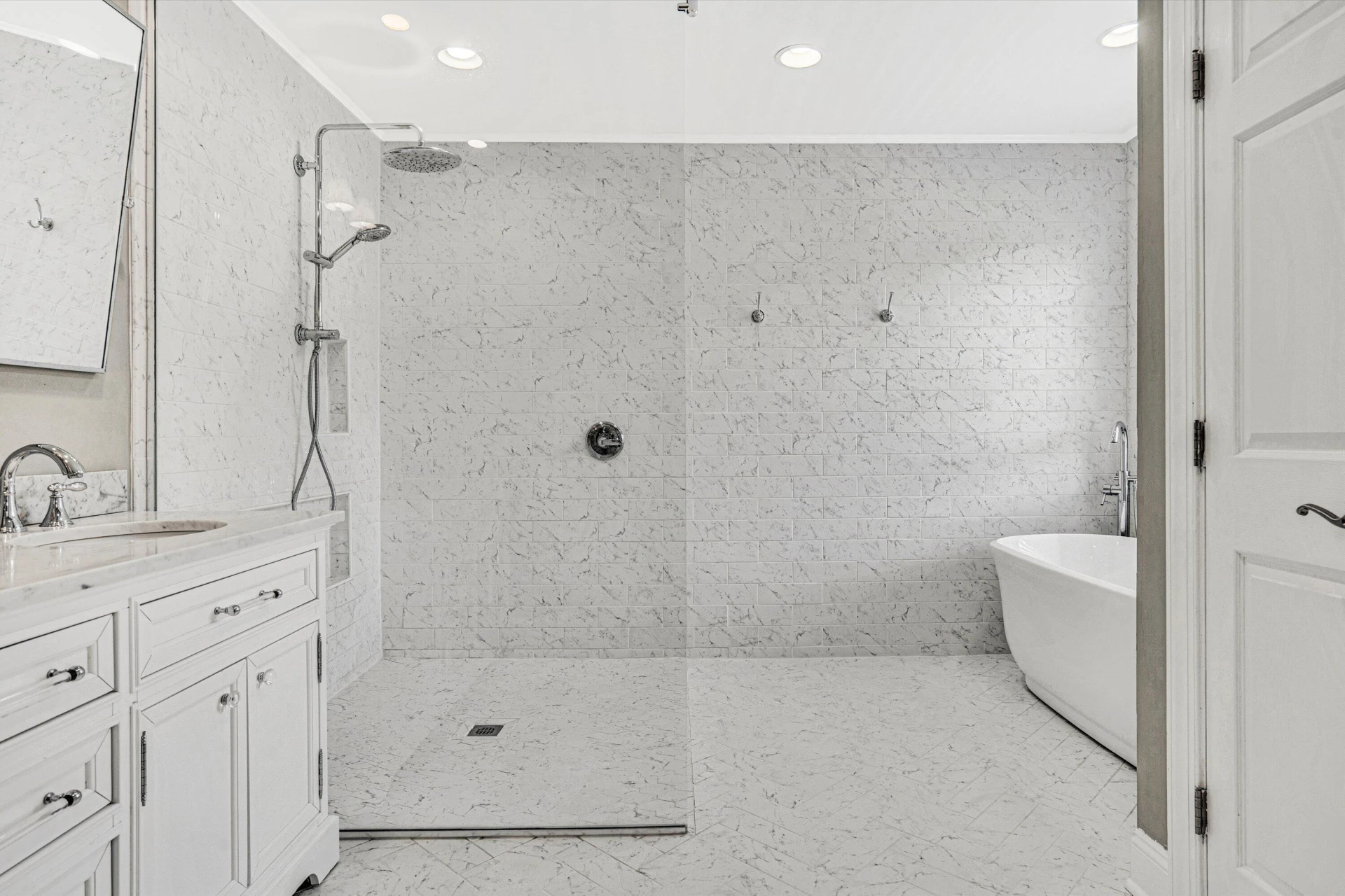 1258 Colby DR - Photo 43