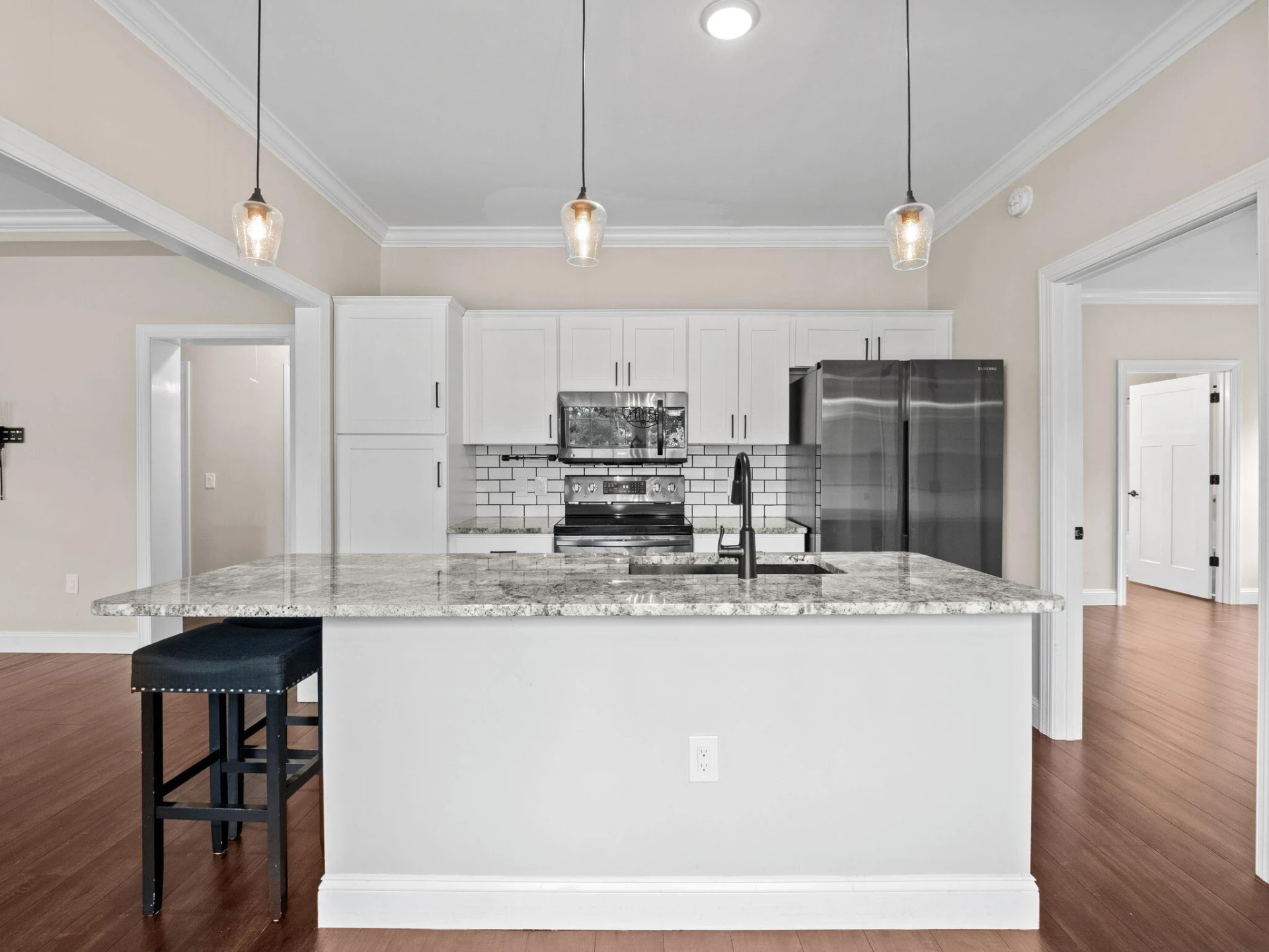 2912 Vinyard AVE - Photo 2