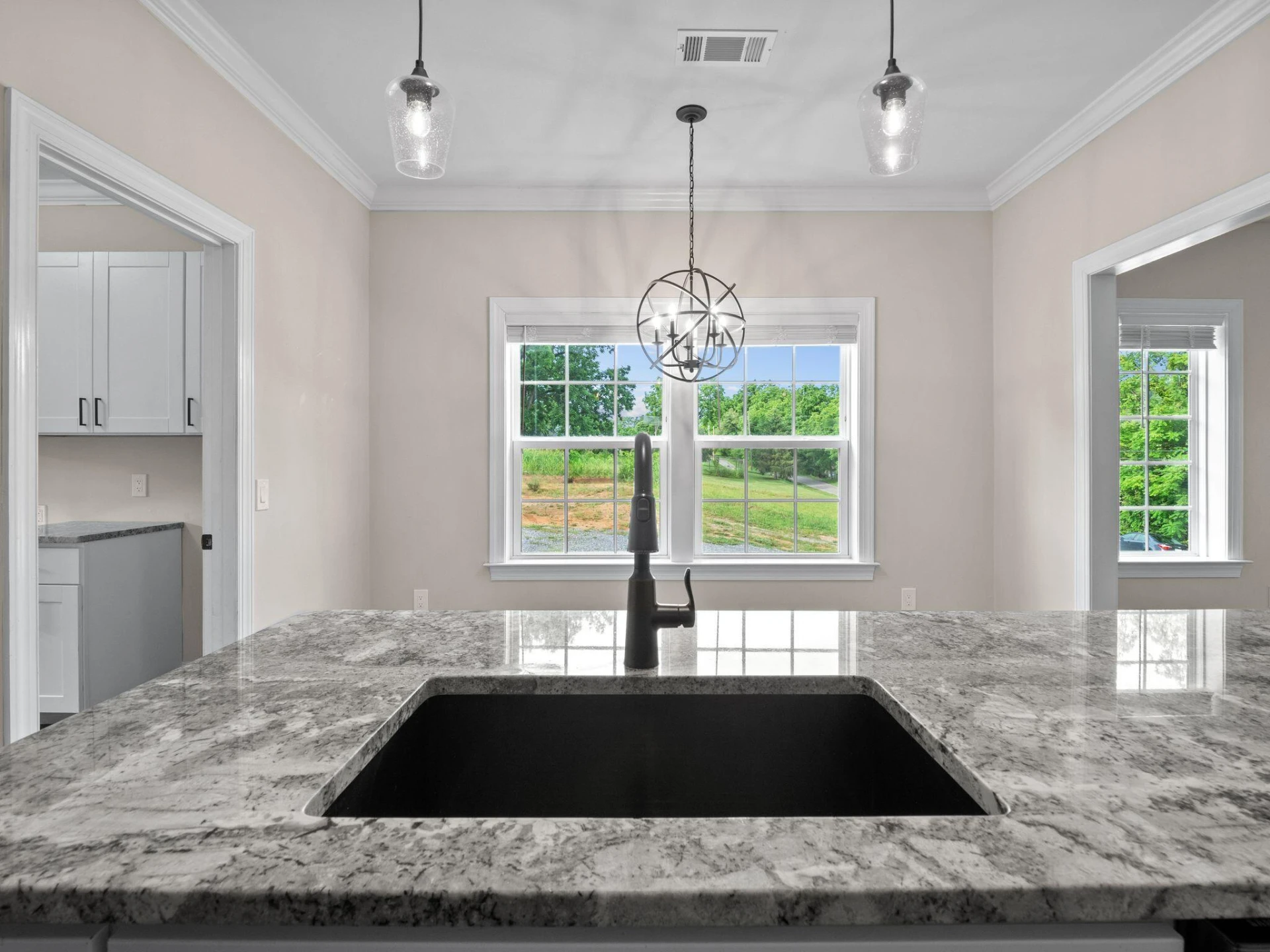 2912 Vinyard AVE - Photo 6