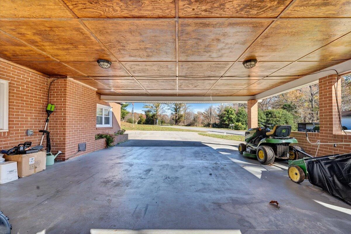 1409 Crooked Oak RD - Photo 61
