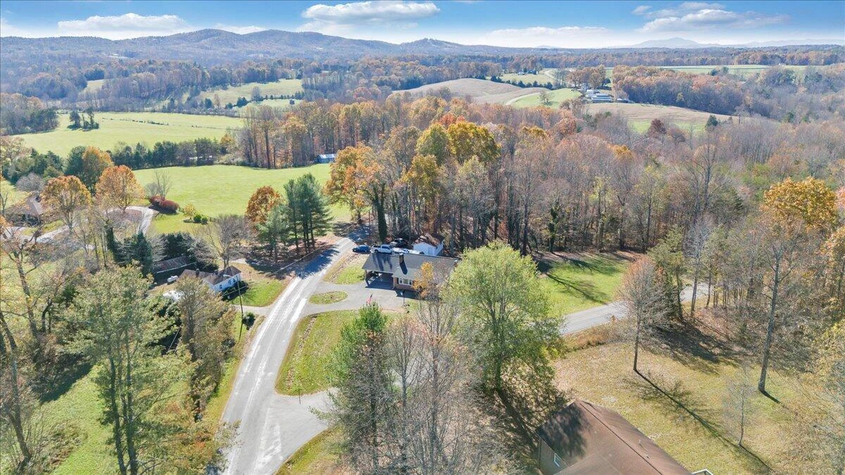 1409 Crooked Oak RD - Photo 79