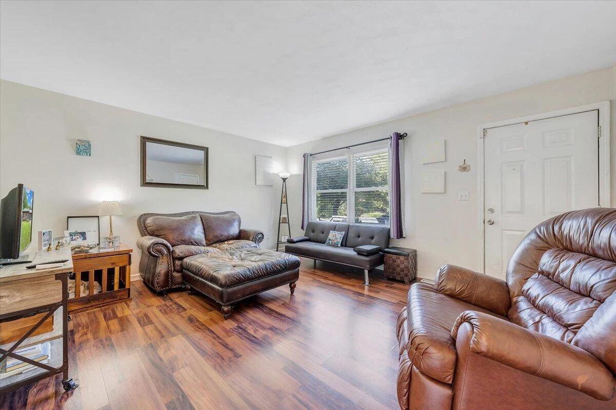 107 Wenwood DR - Photo 2