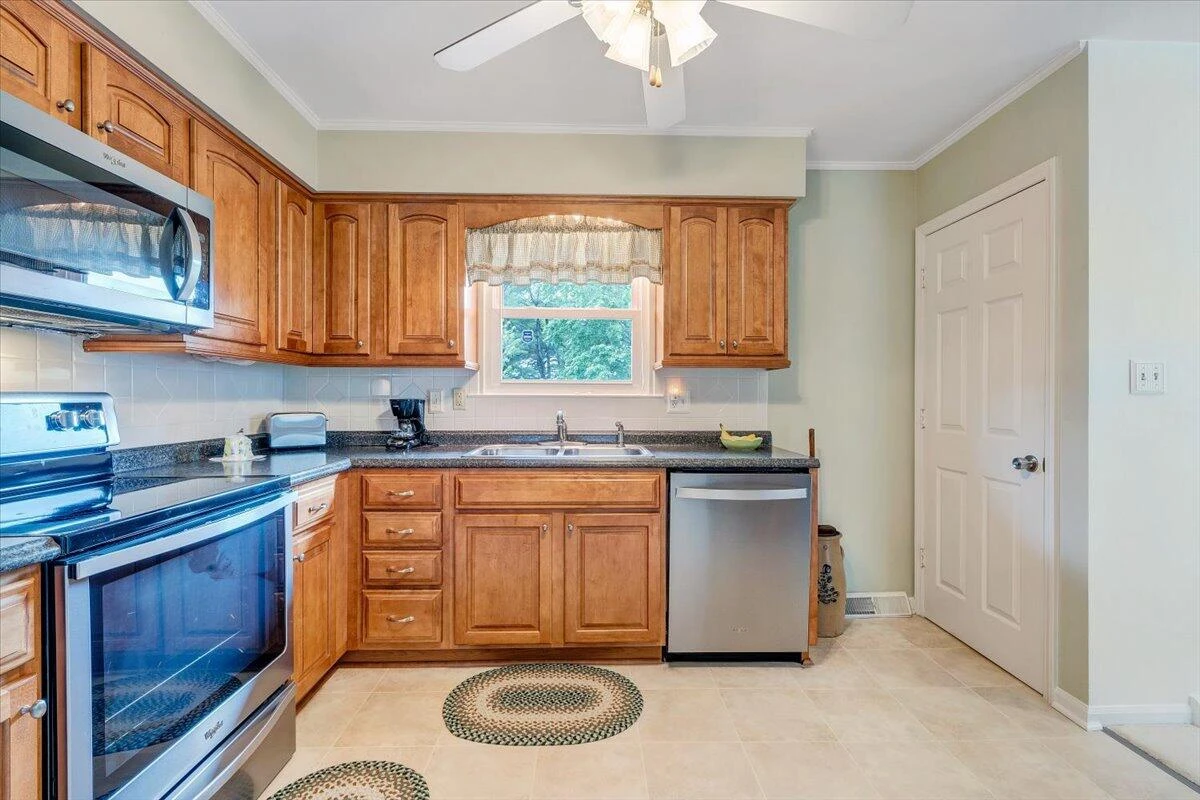 4722 Nelms LN - Photo 17