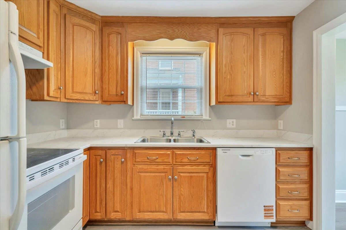3433 Courtland RD - Photo 16