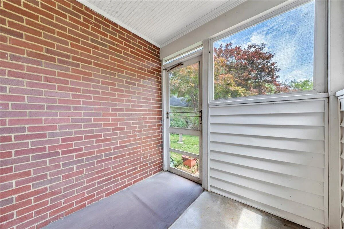 3433 Courtland RD - Photo 23
