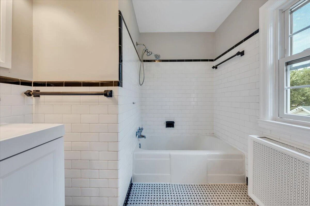 3433 Courtland RD - Photo 29