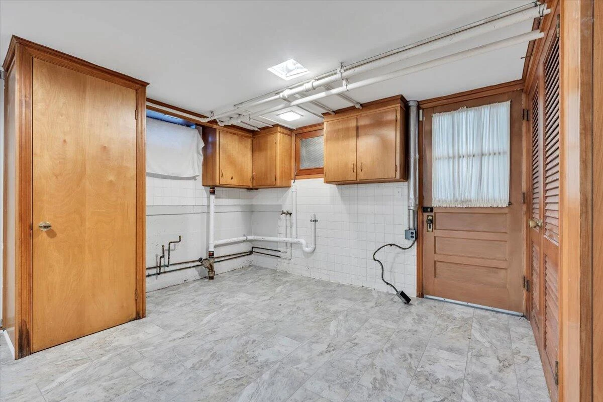3433 Courtland RD - Photo 36