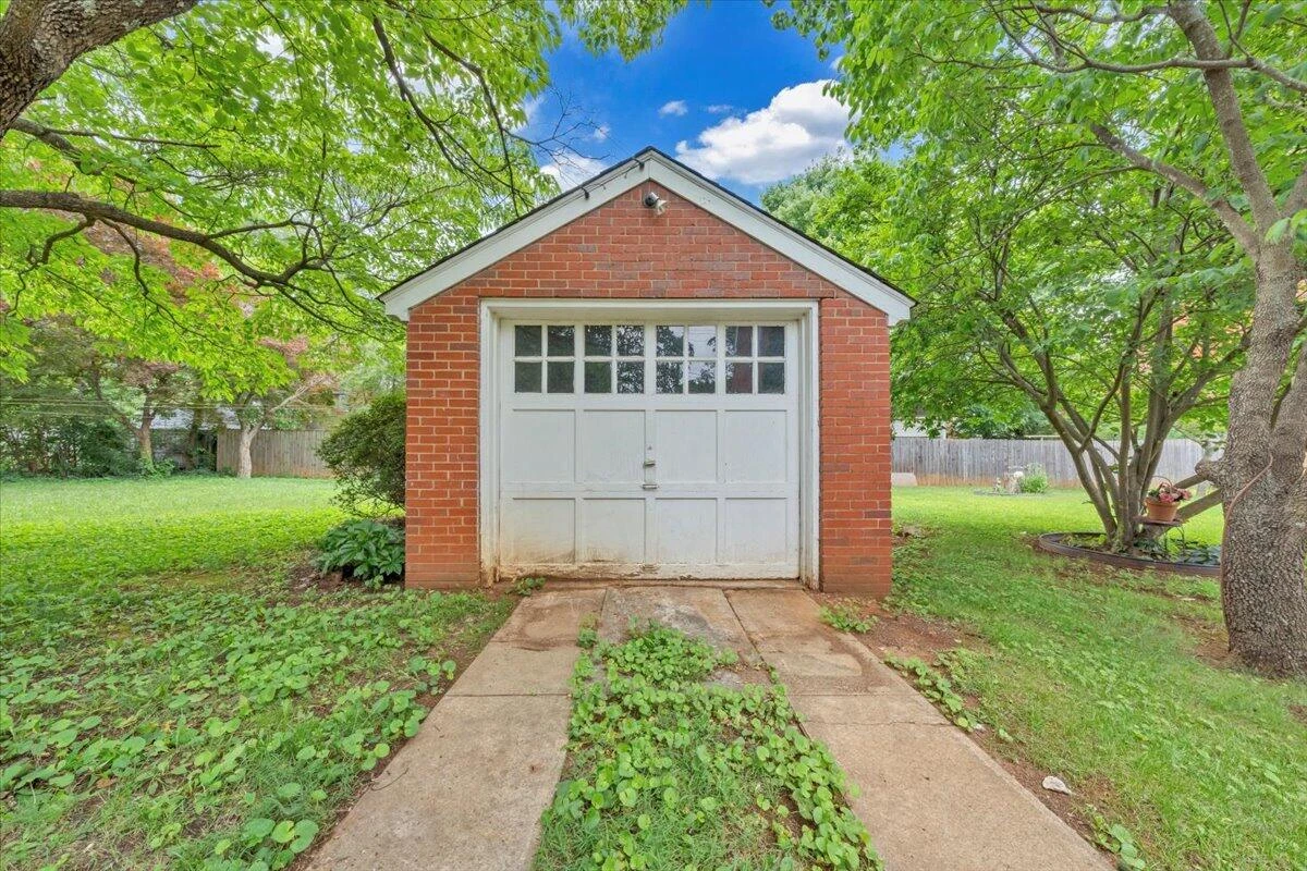 3433 Courtland RD - Photo 44