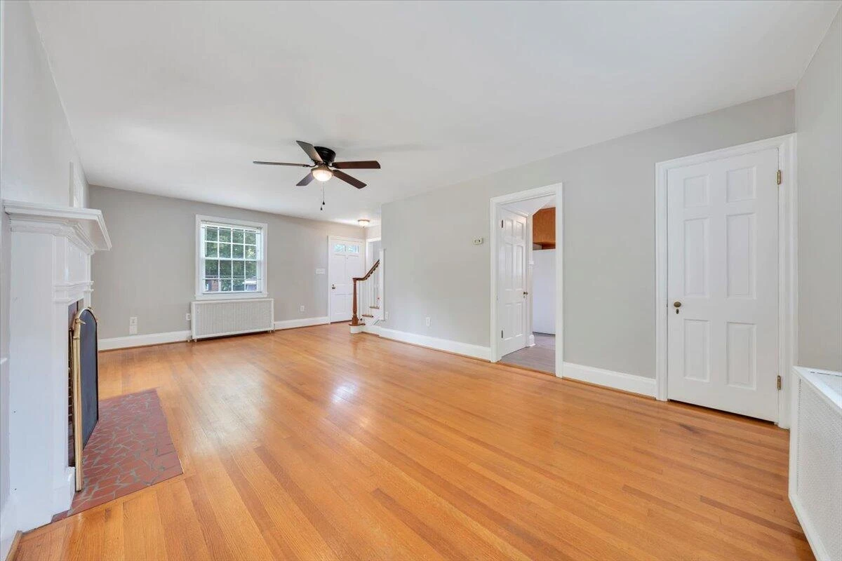 3433 Courtland RD - Photo 10