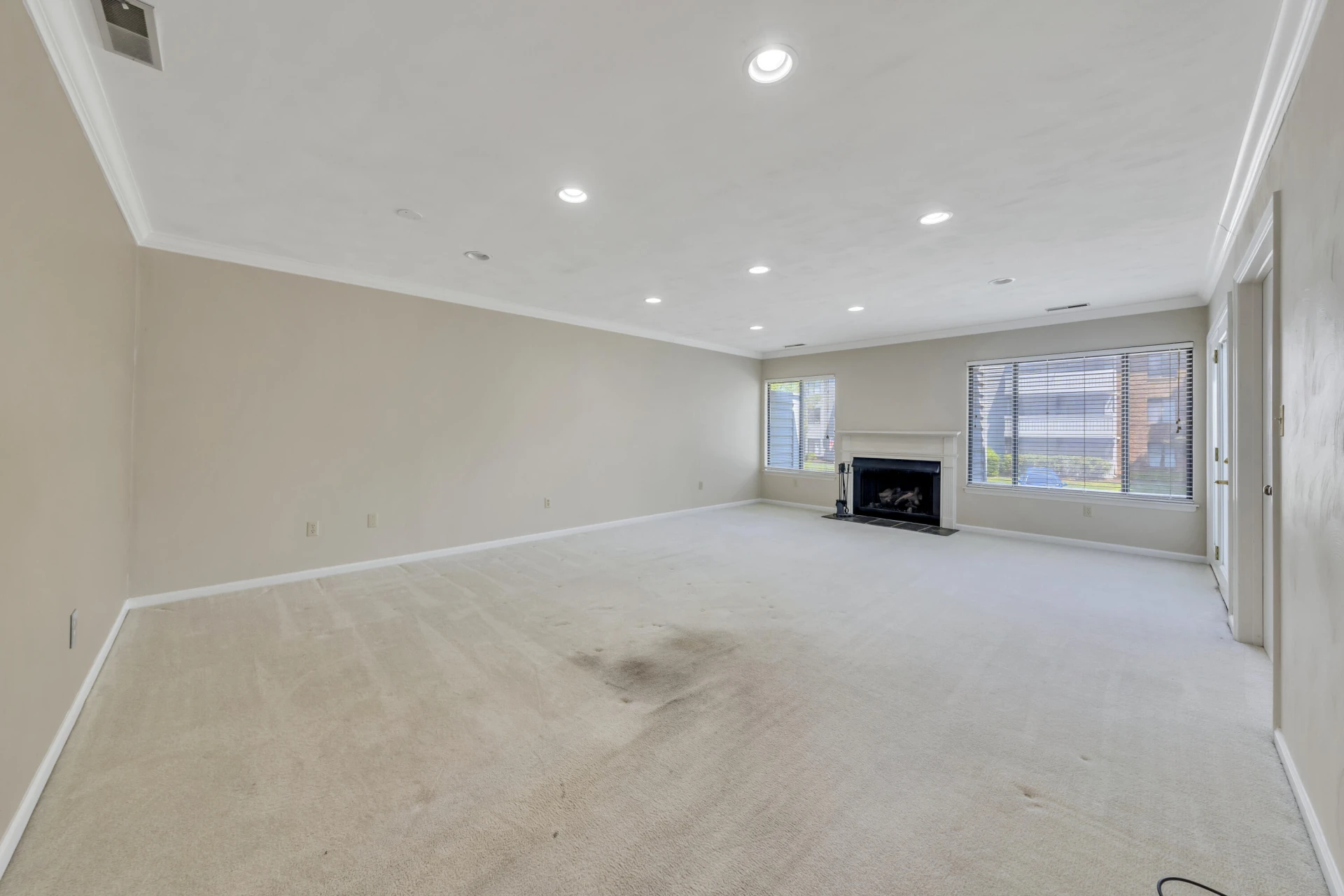 2404 Post Oak RD - Photo 11