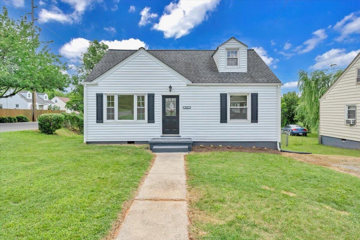 2637 Cornell DR