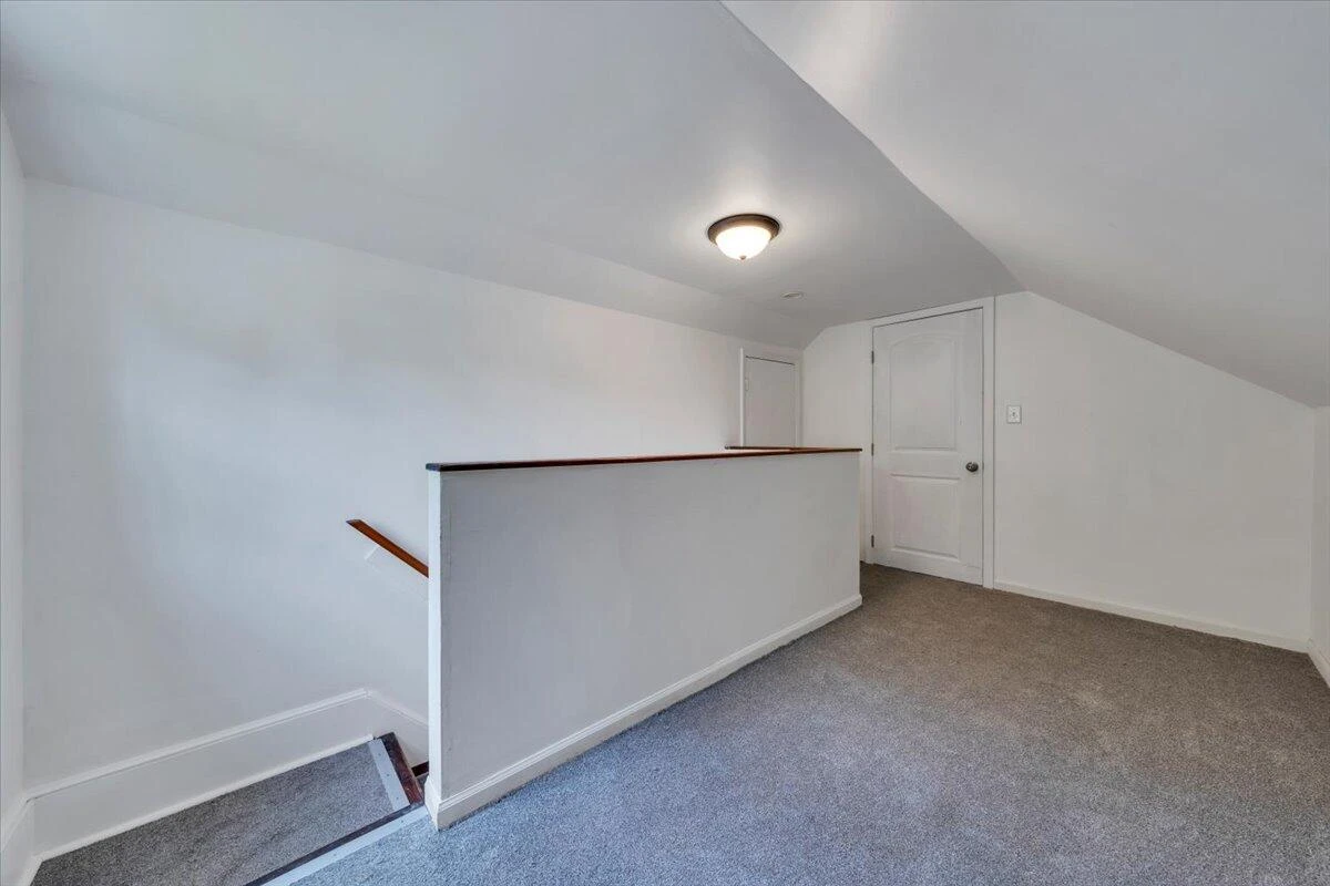 2637 Cornell DR - Photo 9
