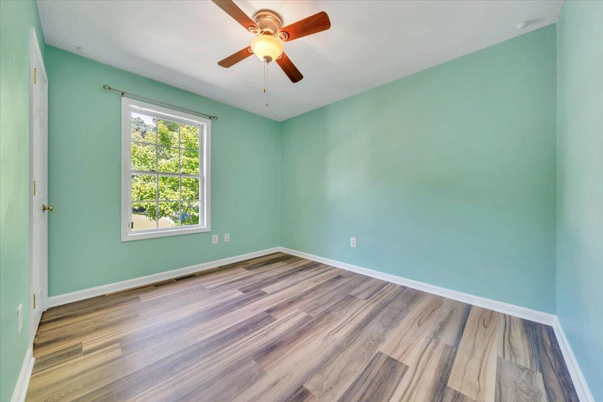 2417 Deerfield CT - Photo 14