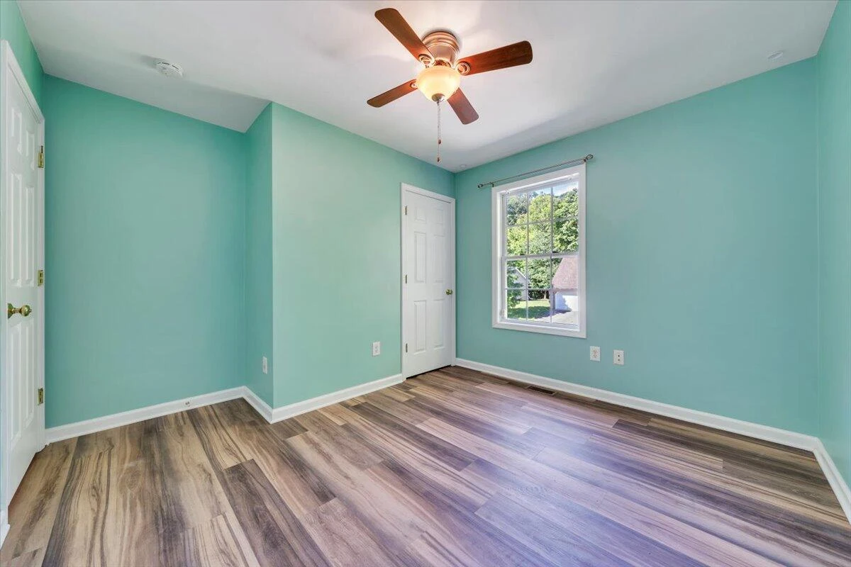 2417 Deerfield CT - Photo 15
