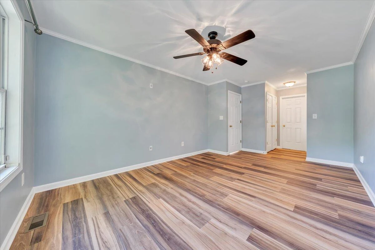2417 Deerfield CT - Photo 18