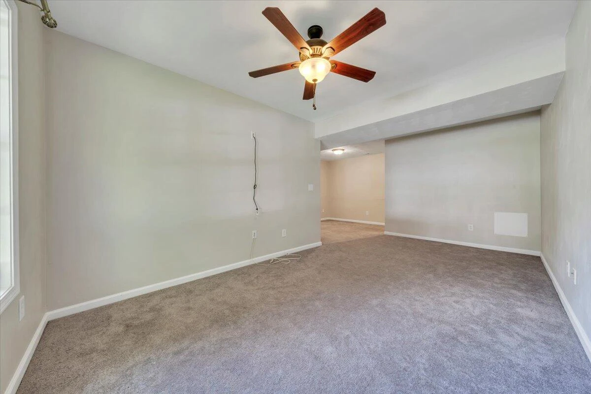 2417 Deerfield CT - Photo 26