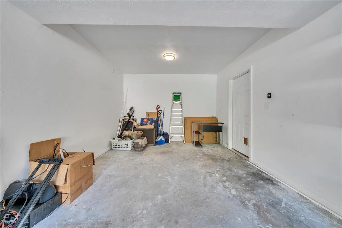 2417 Deerfield CT - Photo 29