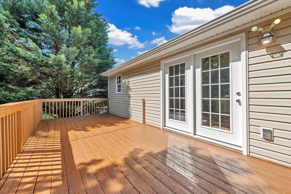 2417 Deerfield CT - Photo 30