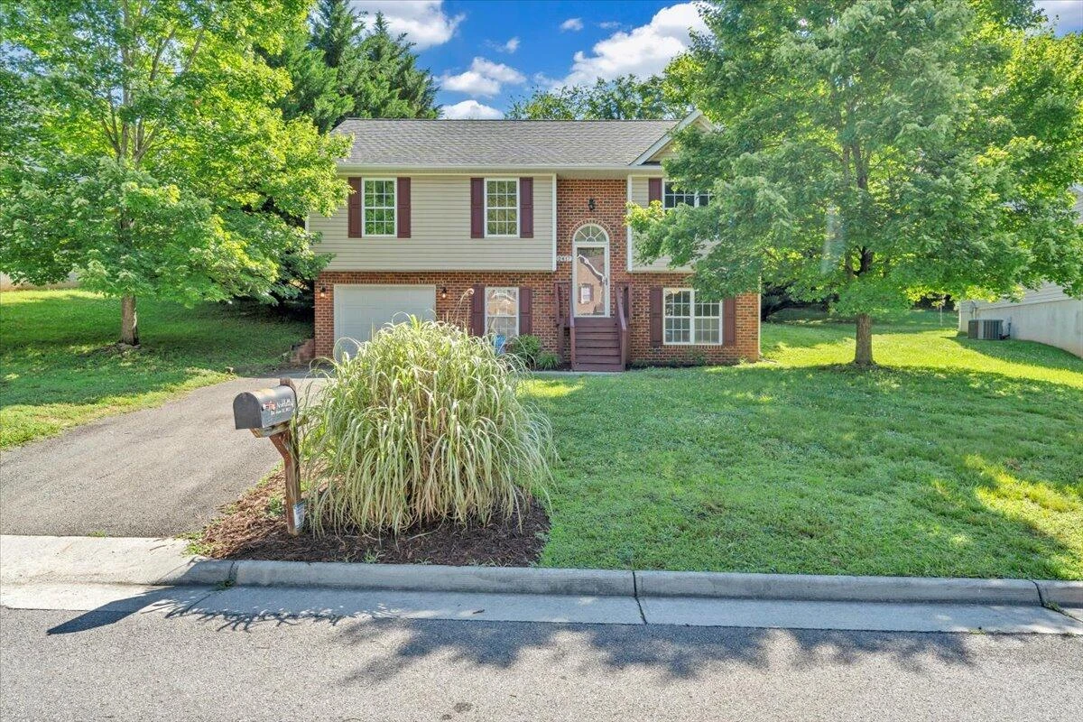 2417 Deerfield CT - Photo 36