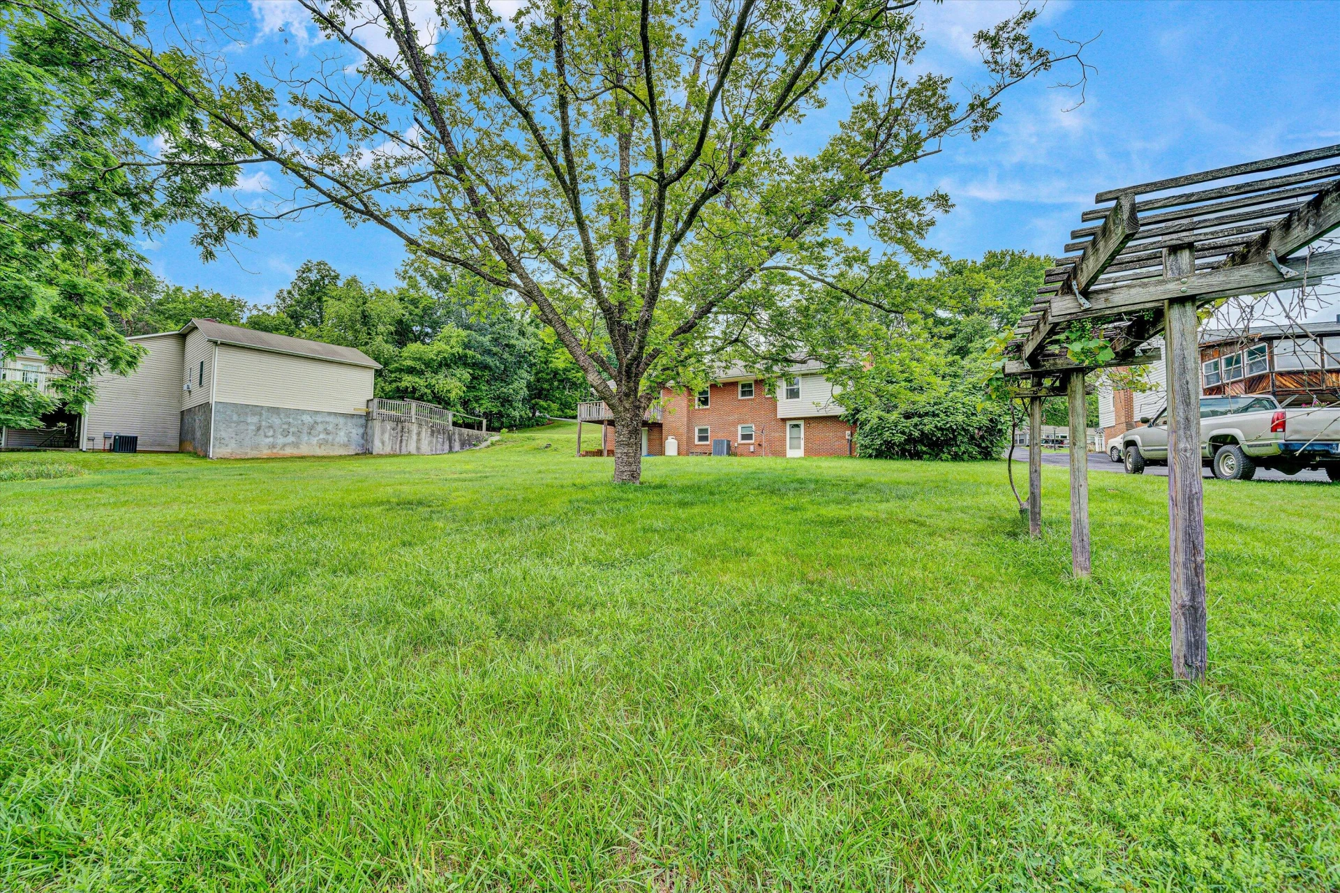 380 Lakeshore Terrace RD - Photo 22