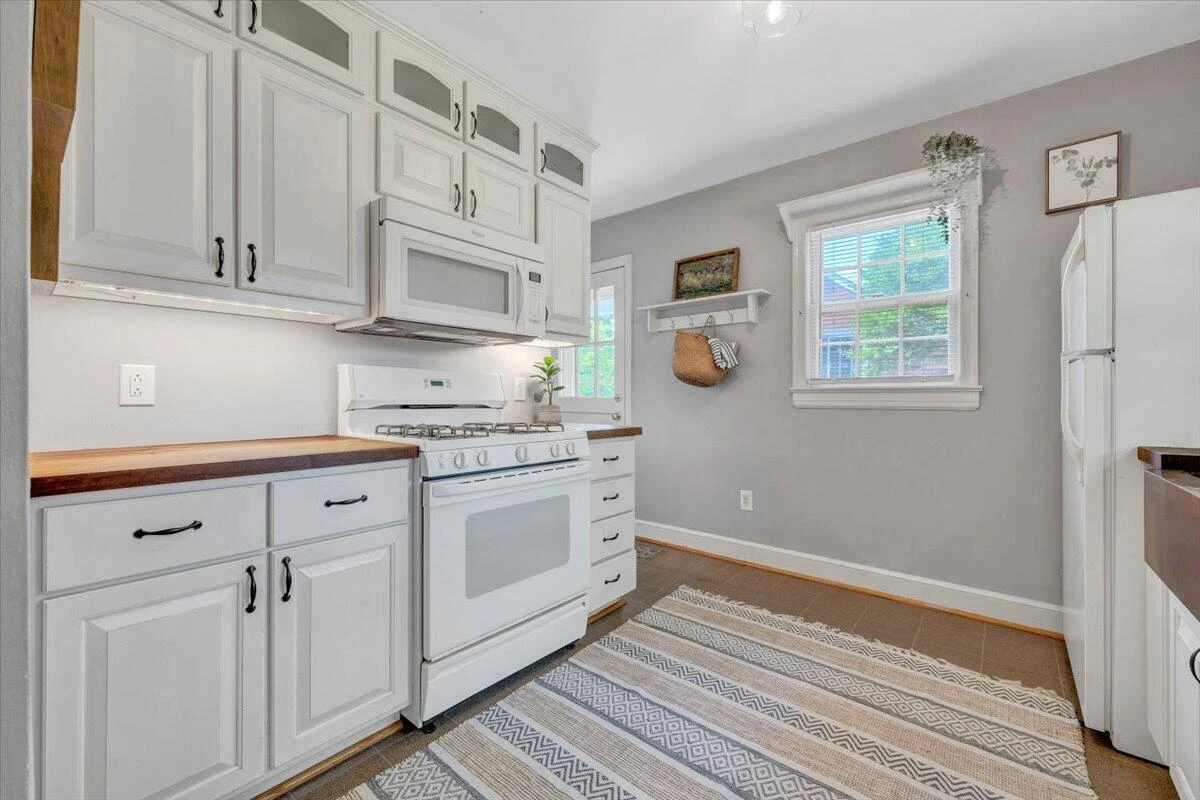2326 Carlton RD SW - Photo 10