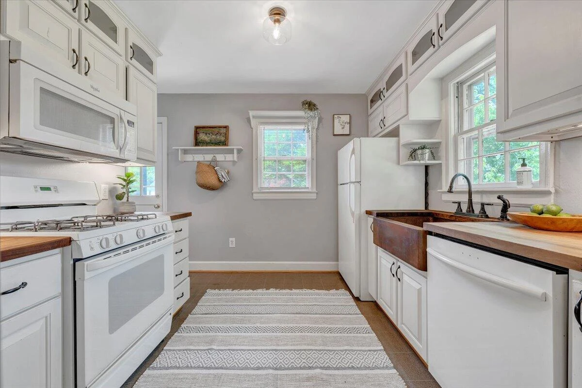 2326 Carlton RD SW - Photo 11