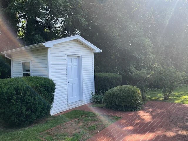 366 HOWARD DR - Photo 27