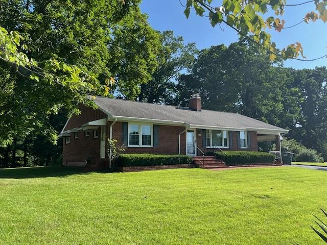 366 HOWARD DR - Photo 3