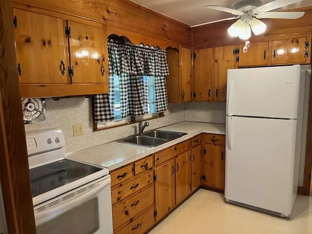 366 HOWARD DR - Photo 6