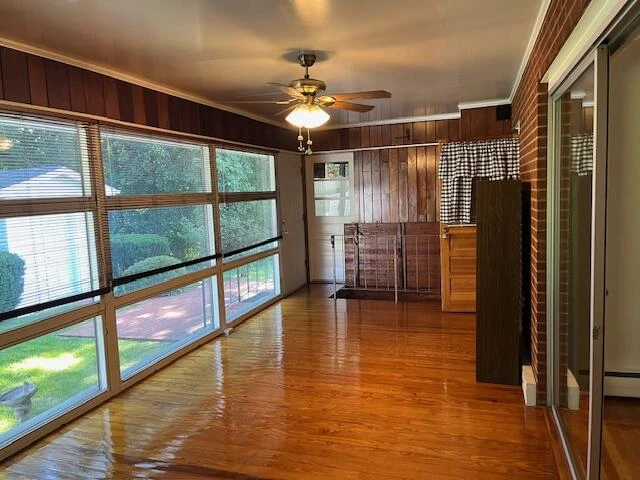 366 HOWARD DR - Photo 9